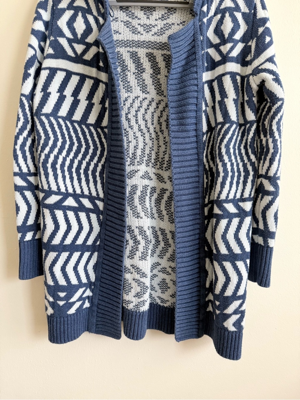 Gap Geometric Pattern Knit Cardigan - Picture 4 of 5